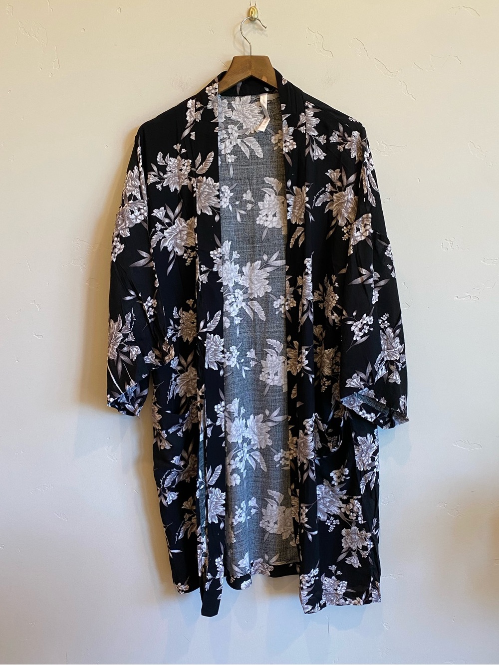 SPIRITUAL GANGSTER Lightweight Black Floral Print Maya Kimono